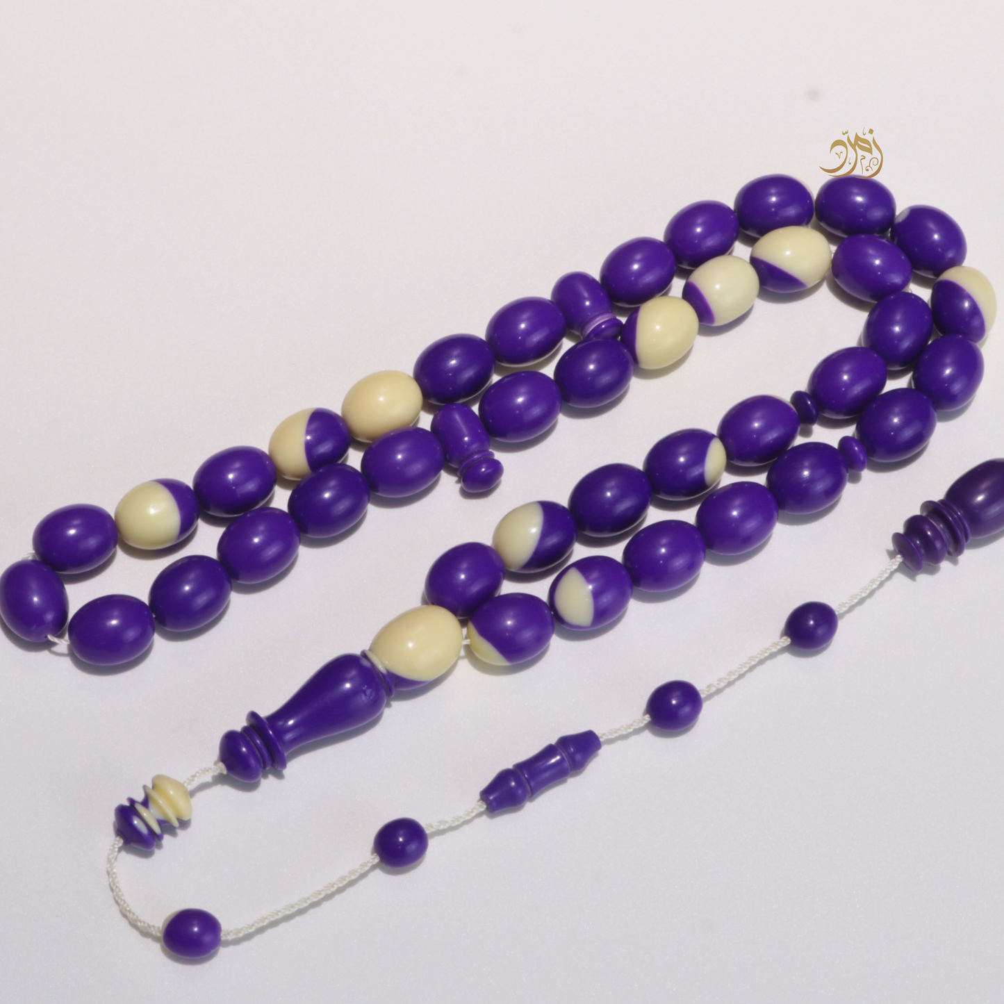سبحة من طابة بلياردو جديد بنفسجي و أبيض– 39 خرزة بيض حمام