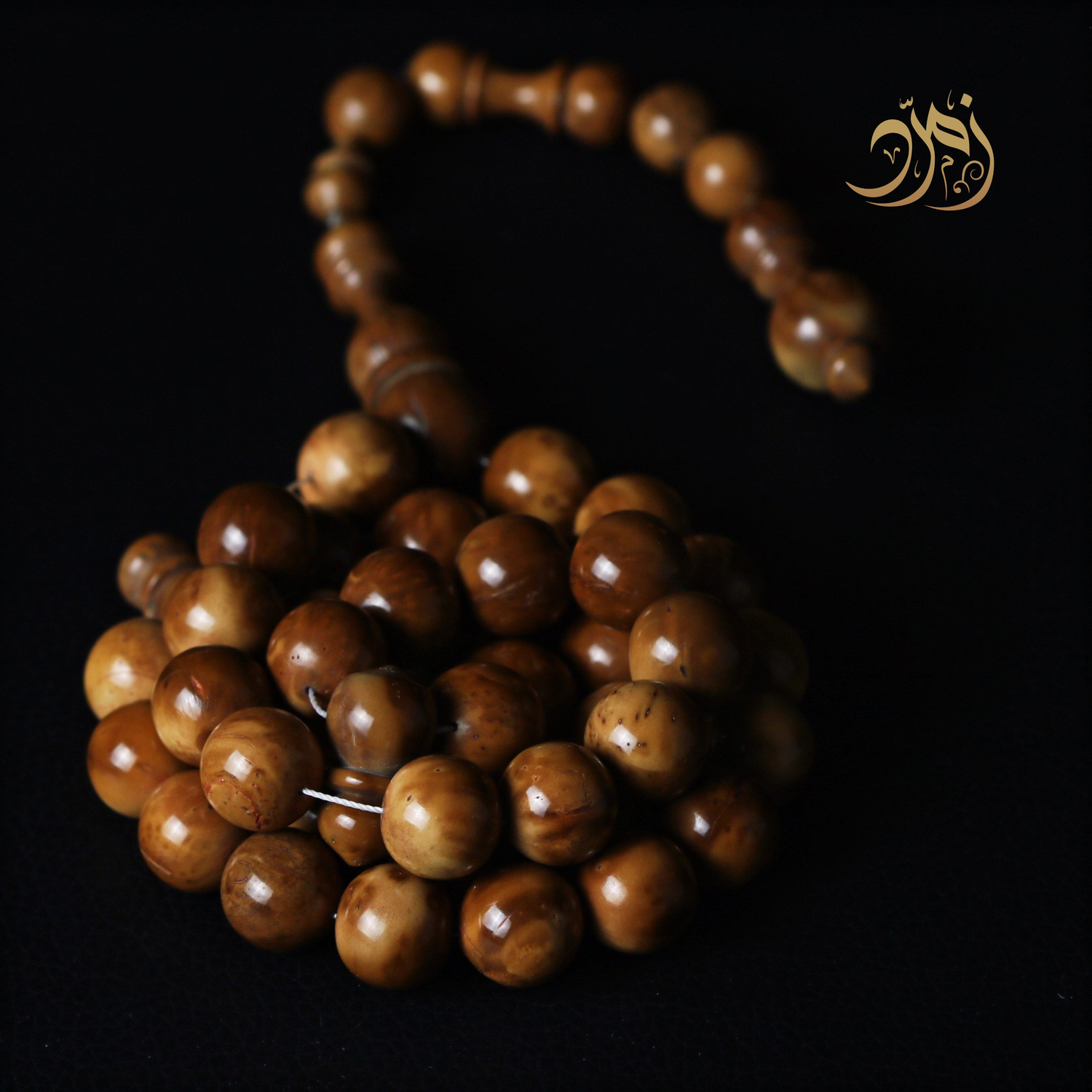 سبح خشب طبيعي