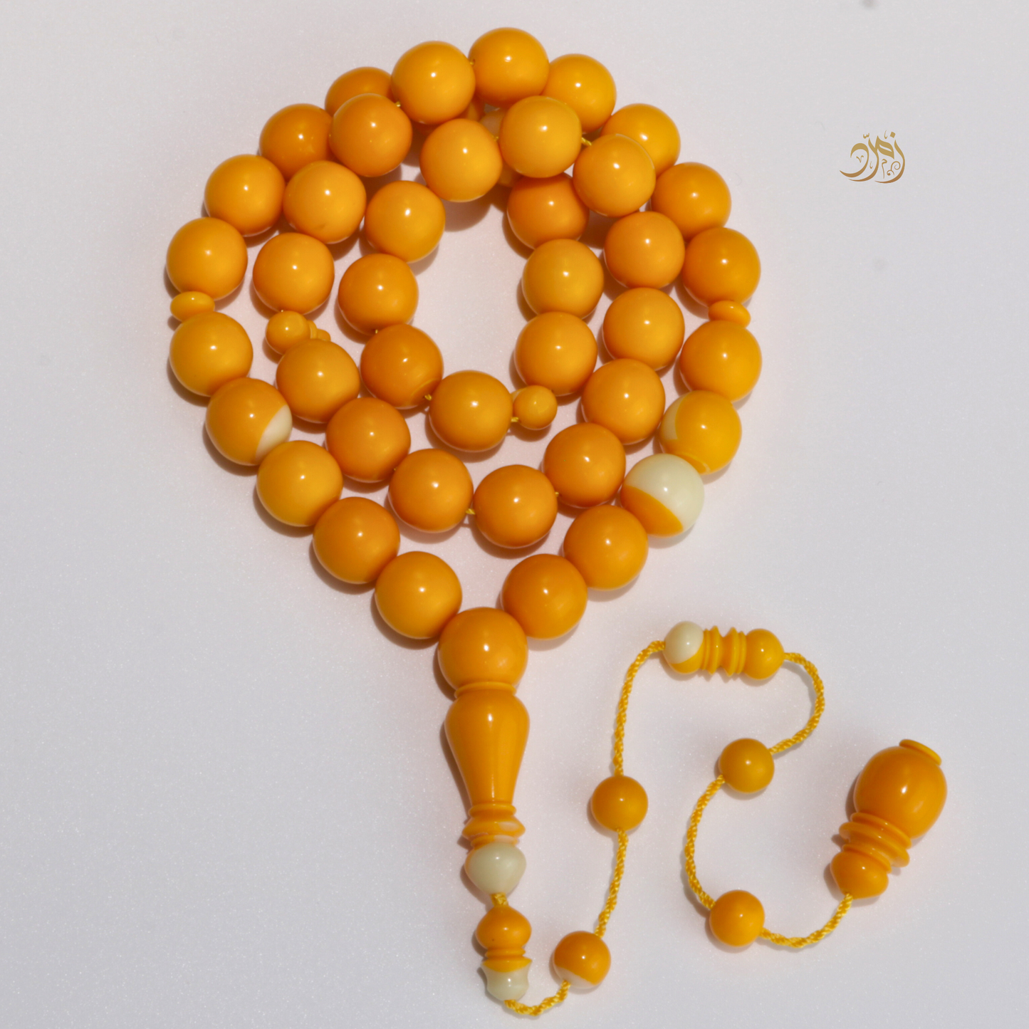 سبحة من طابة بلياردو جديد اصفر و ابيض – 43 خرزة دائري