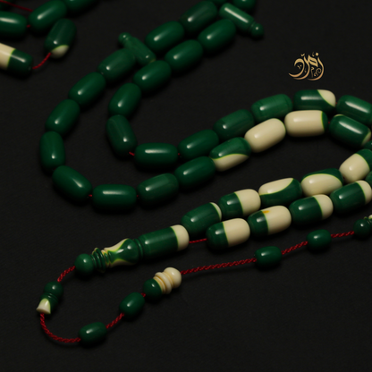 سبحة من طابة بلياردو صب قدم ألماني - أخضر وعاجي - 51 خرزة - صنوبري