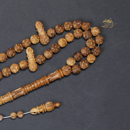 سبحة خشب كوك طبيعي منقوش يدويًا – 33 خرزة دائري