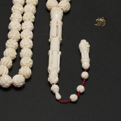 سبحة عظم جمل طبيعي منقوش يدويًا  - 33 خرزة دائري