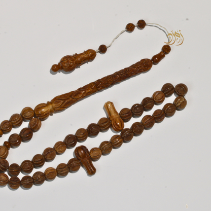 سبحة خشب كوك طبيعي منقوش يدويًا – 43 خرزة دائري