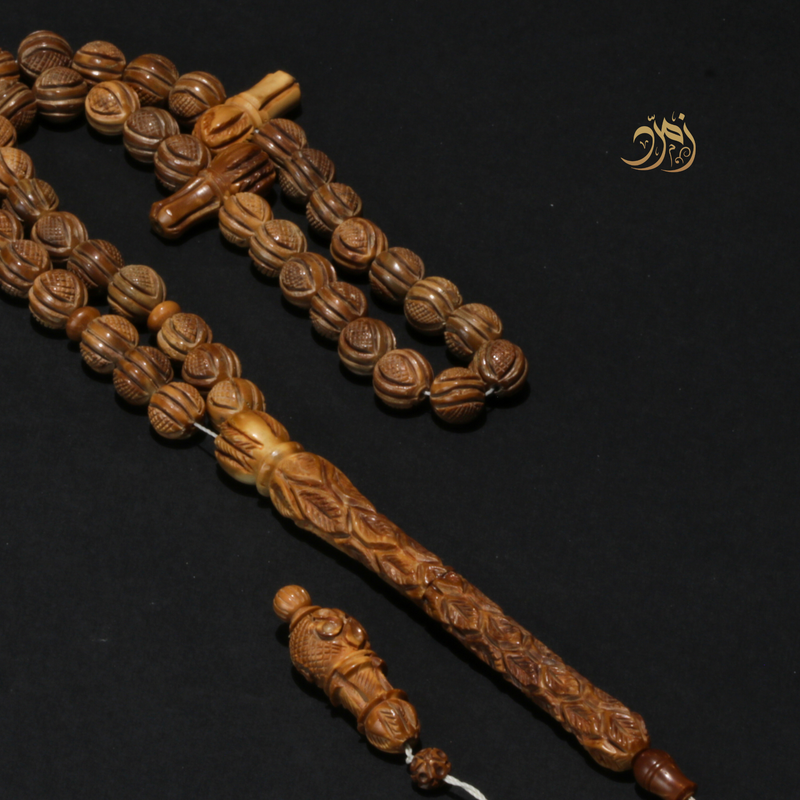 سبحة خشب كوك طبيعي منقوش يدويًا – 43 خرزة دائري