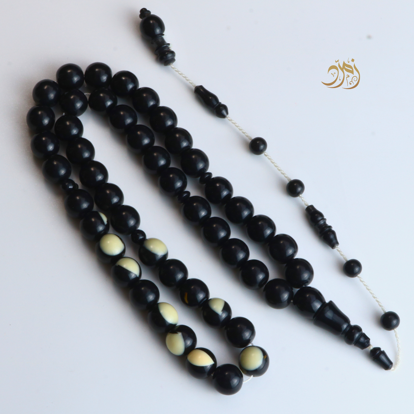 سبحة من طابة بلياردو  جديد اسود و أبيض– 47 خرزة دائري
