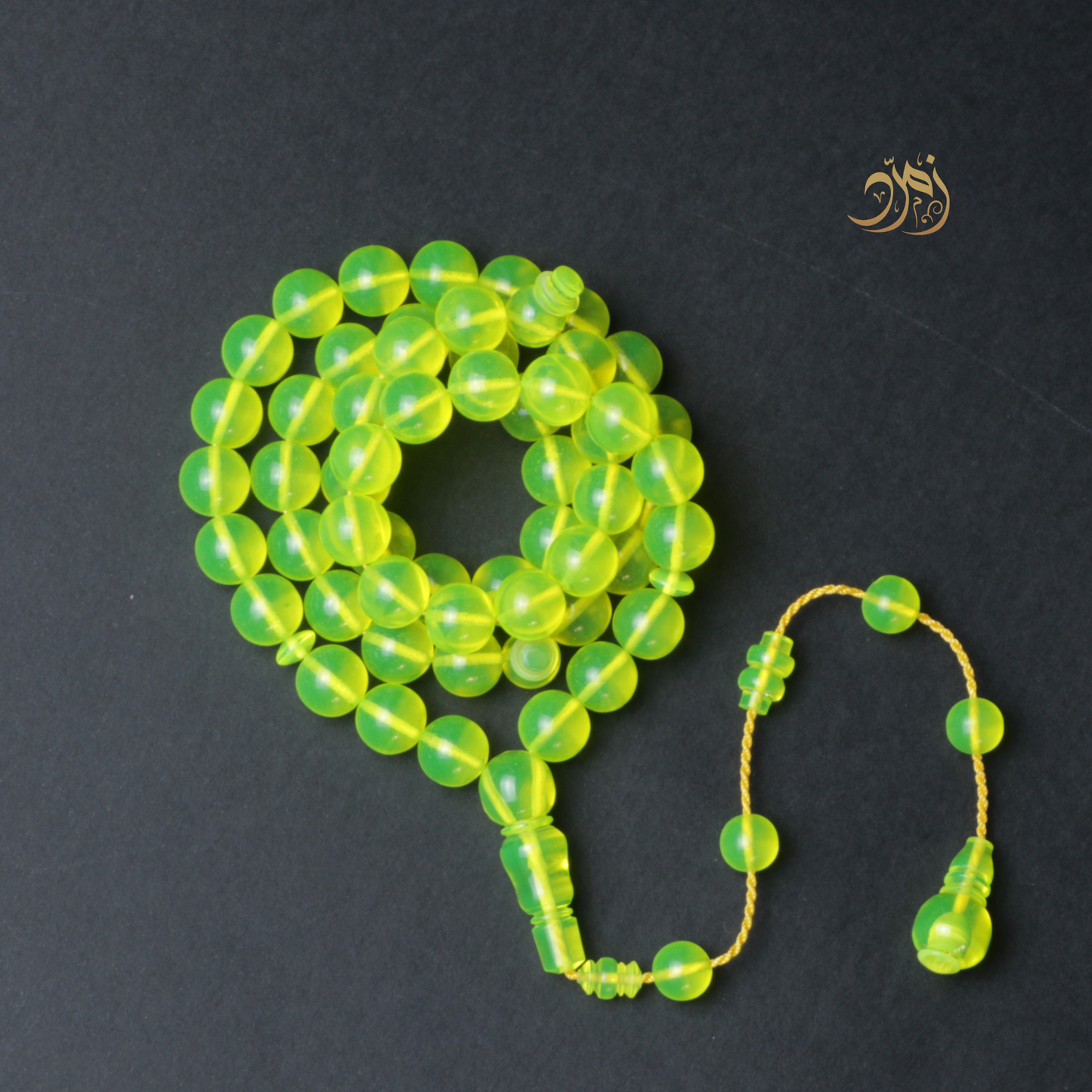 سبحة كاست أخضر شفافة - خرز دائري أو برميلي