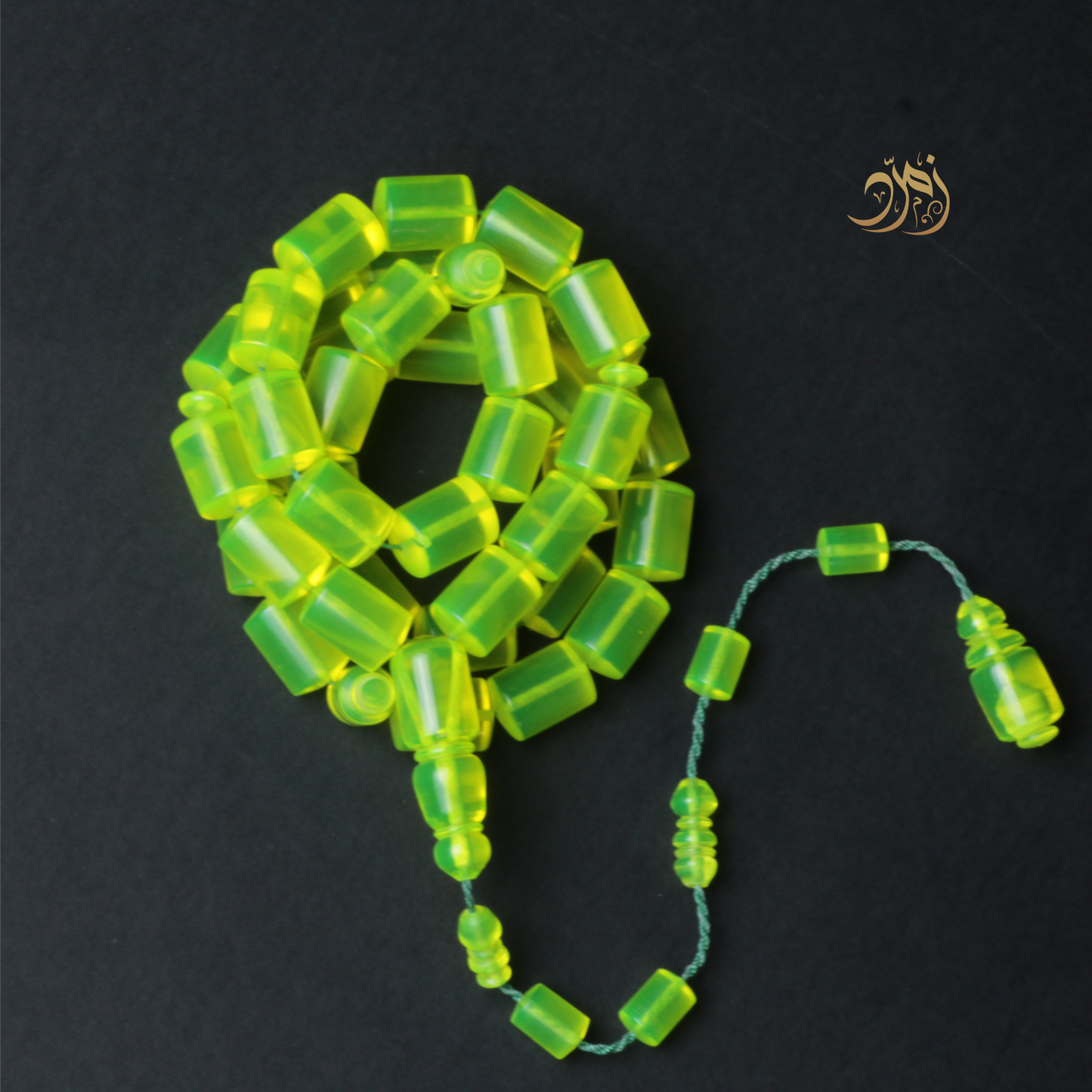 سبحة كاست أخضر شفافة - خرز دائري أو برميلي