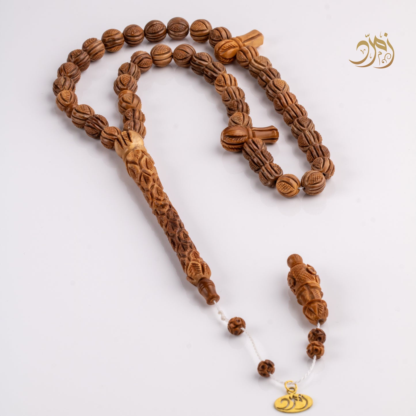 سبحة خشب كوك طبيعي منقوش يدويًا – 43 خرزة دائري