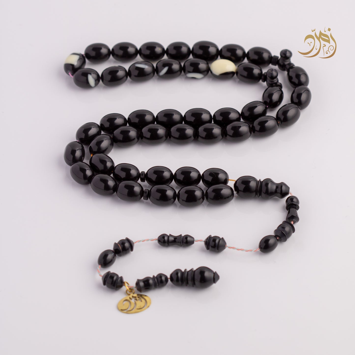 سبحة من طابة بلياردو  جديد اسود + شاهد سبير – 45 خرزة بيض حمام