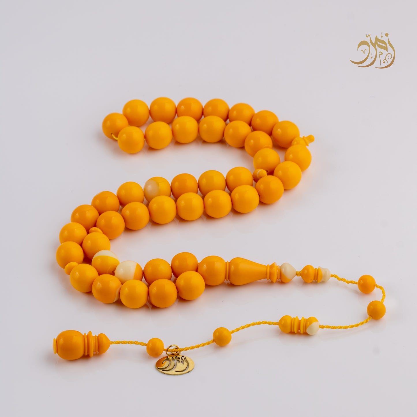 سبحة من طابة بلياردو جديد اصفر و ابيض – 43 خرزة دائري